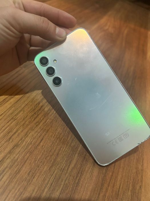 Продам 2 телефон  в хорошем  состояние