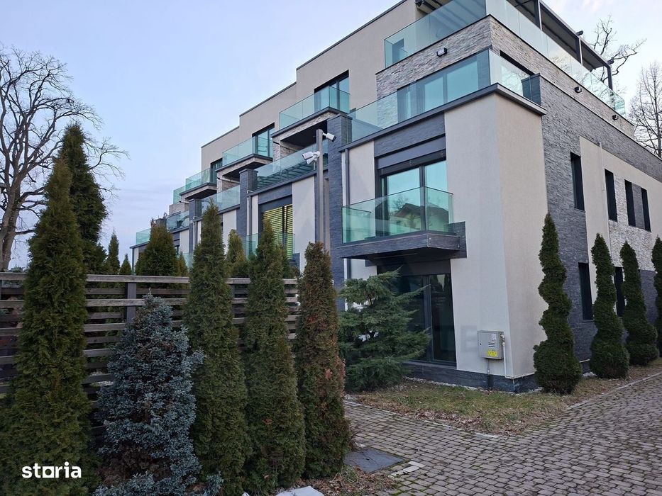Casa moderna cu 6 camere terase 50 mp si curte in Parcul Sub Arini