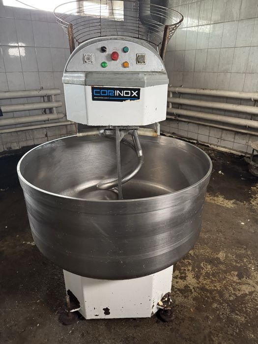 Продам тестомес на 300 литров