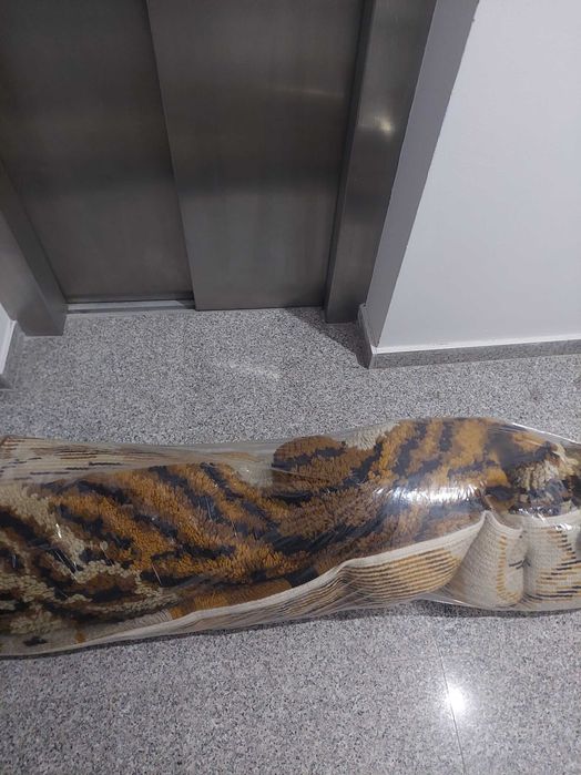 Нов китеник размер като за спалня плътен богат китеник