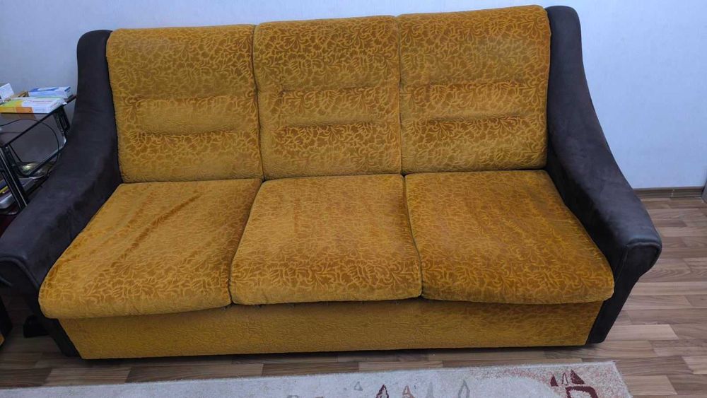 Разтегателен диван