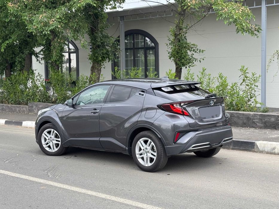 Toyota  C-HR 2.0 HYBRID 184 cp