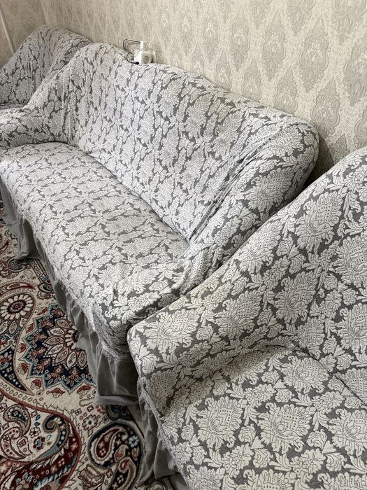 Продается Диван и 2 кресла