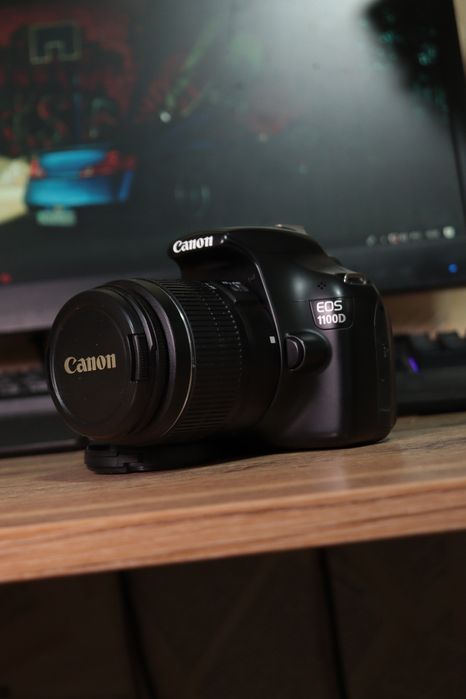 Продам фотоаппарат Canon 1100D