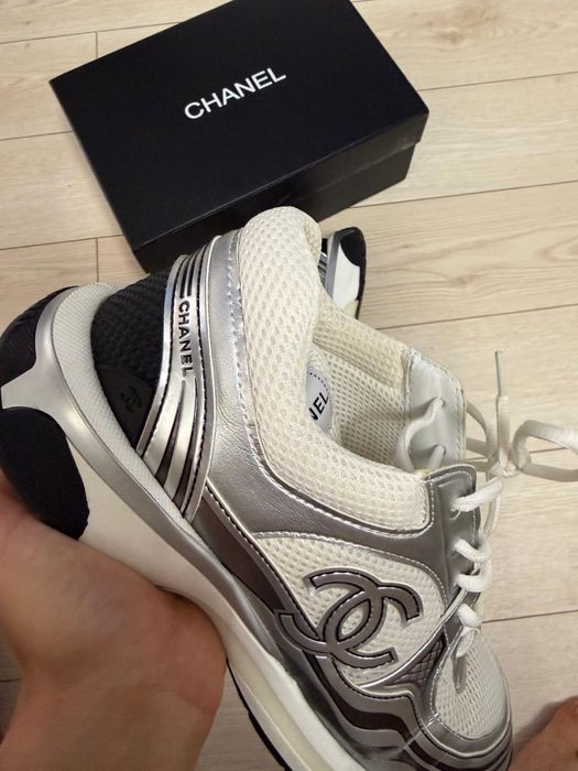 Vand chanel runners