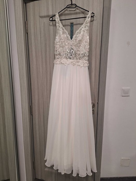 Vand rochie mireasa