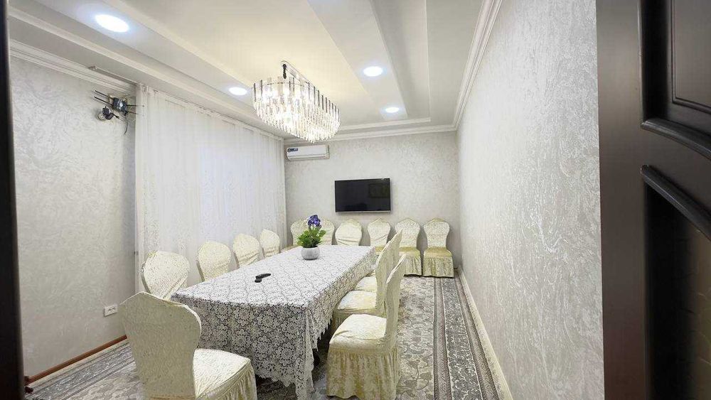 Zangiota Tumani Shakarchila Maxalada hovli sotiladi.