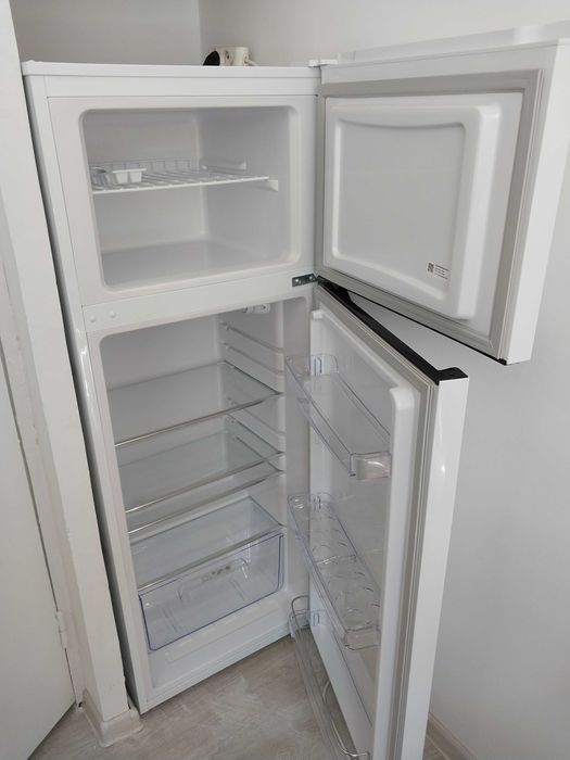 Янги Тошми, медгородок Ходжаевада 1,2/3/5,келишилади,хамма нарсаси б/н