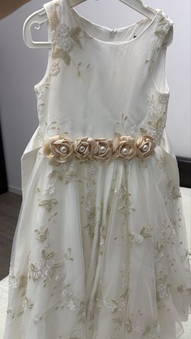 Продам платья б!у в отл. состоянии