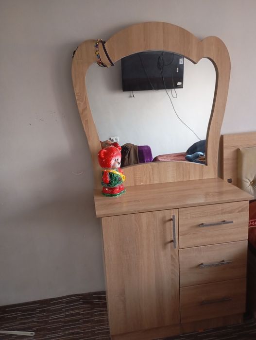 Divan trimosi bn birga sotiladi