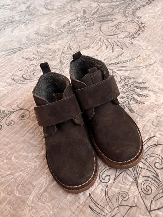 Ghetute copii imblanite, piele naturala,Zara,marimea 23