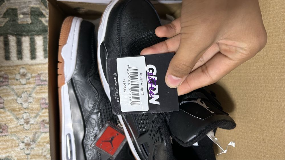 Продам Jordan Air 4 осени