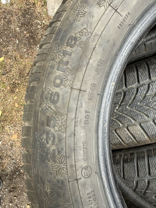 4 зимни гуми Dunlop 235/60/18 - 6.5-7мм, стари но почти неизползвани.