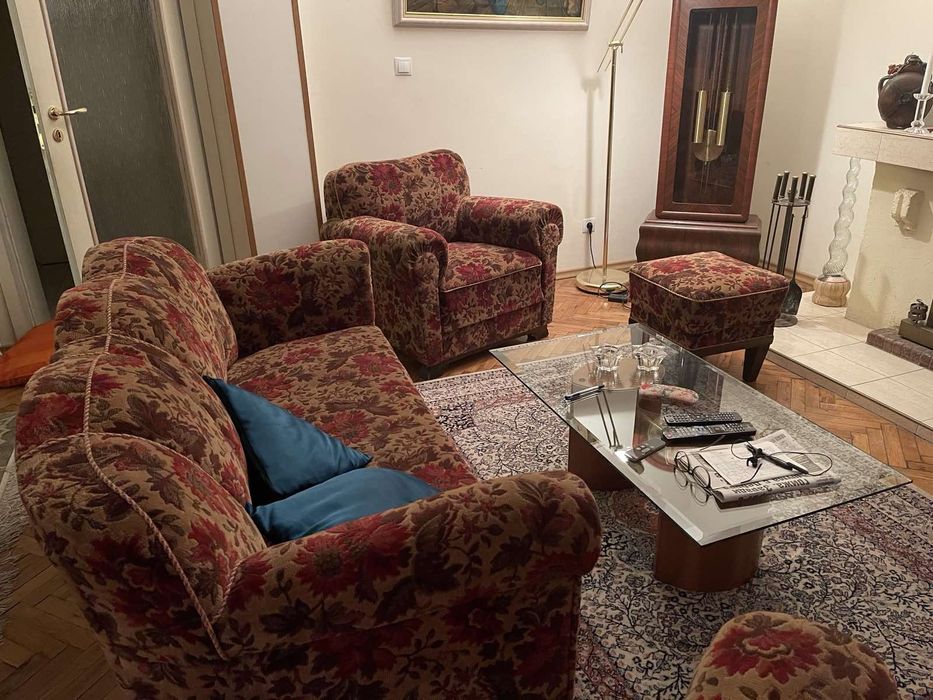 Старинно канапе с две кресла и две табуретки/холна гарнитура