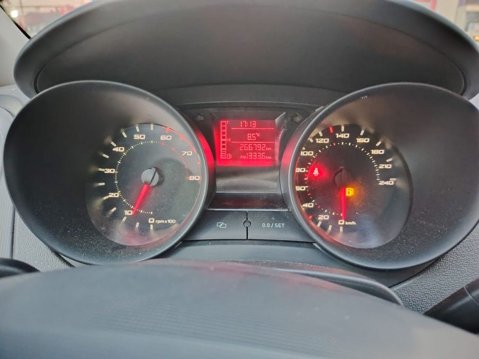 Vând Seat Ibiza 2010