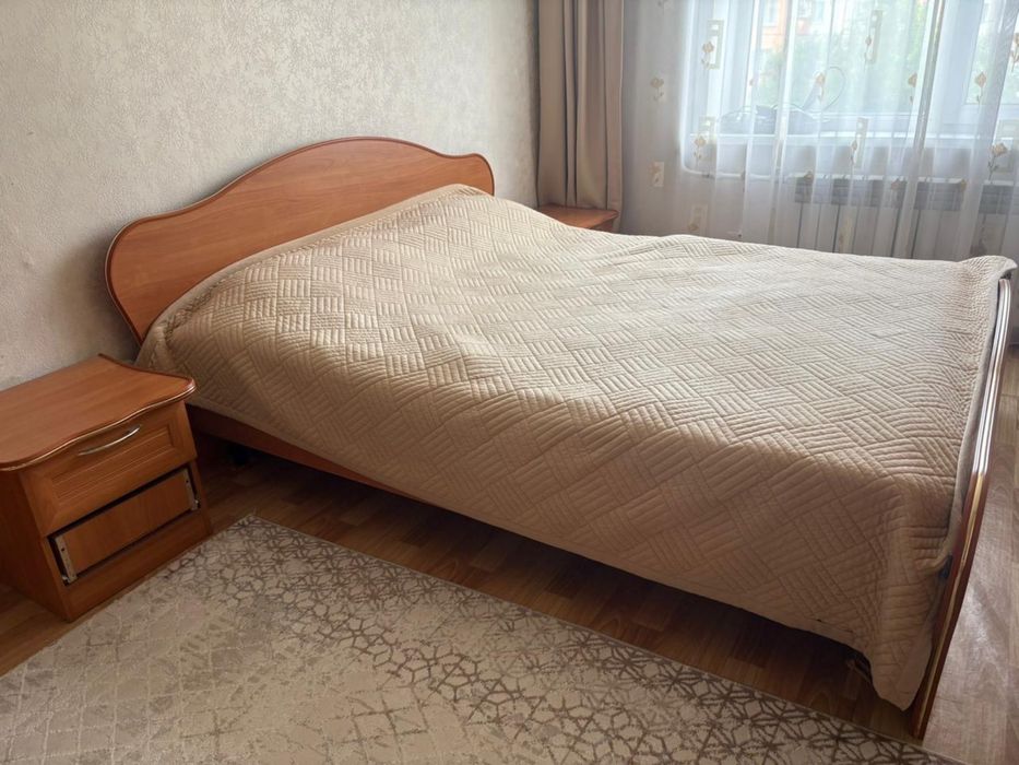 Продам спальный гарнитур