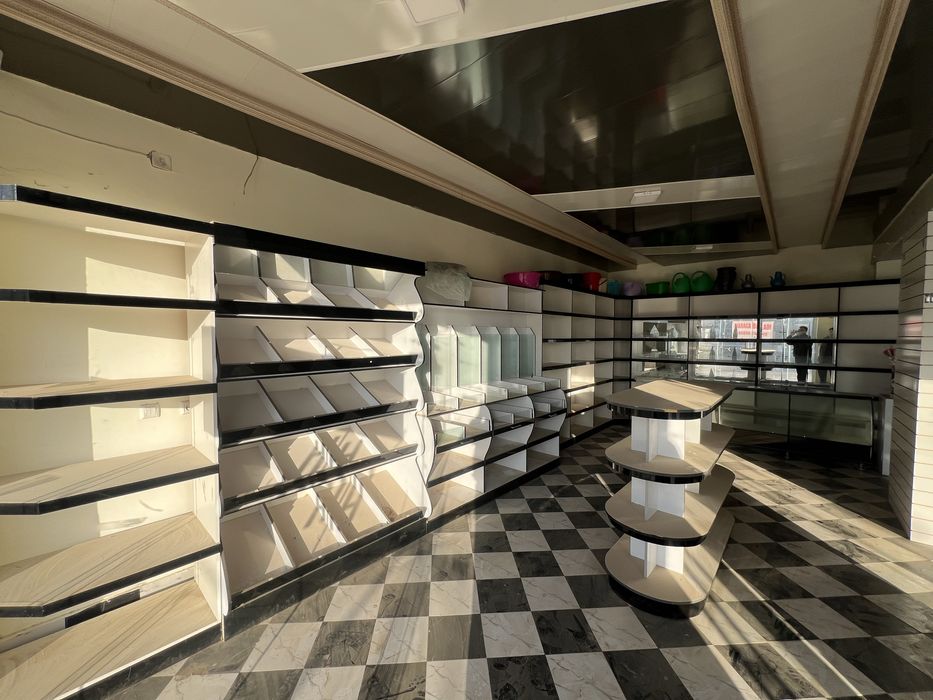 Magazin mebel sotiladi