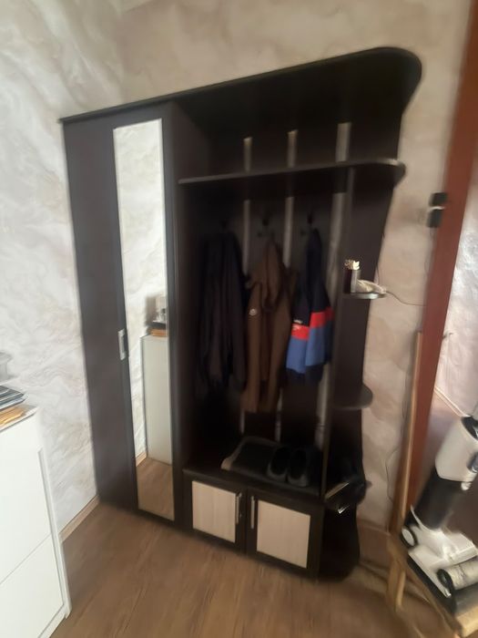Продам прихожую в коридор