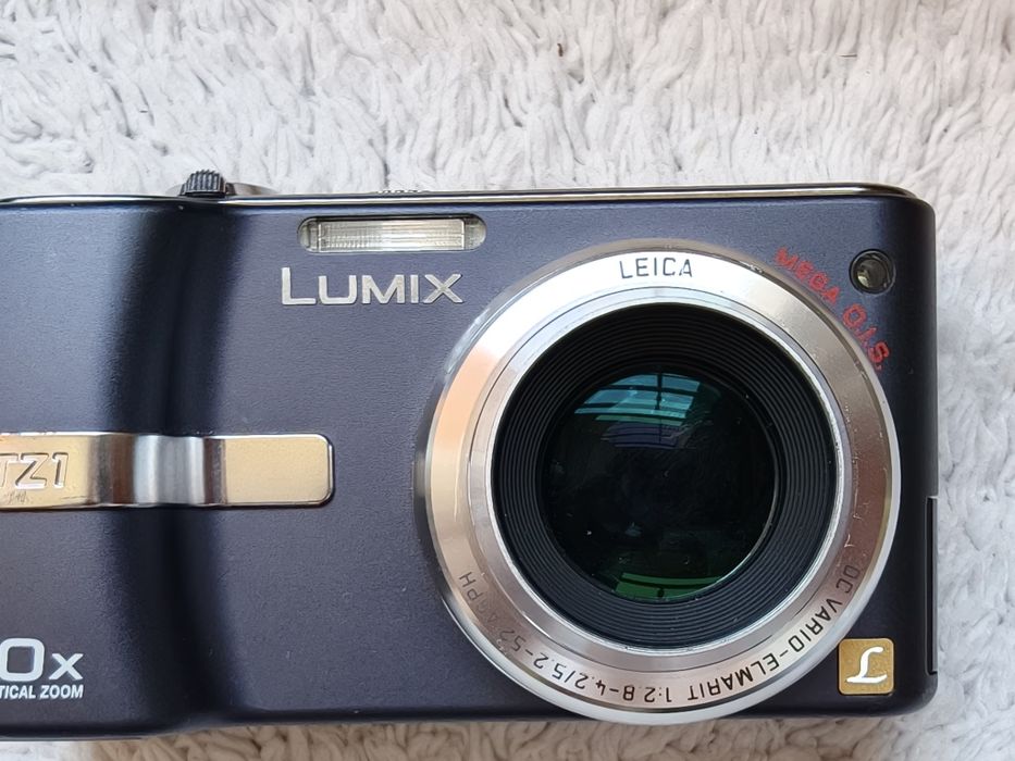 Panasonic Lumix TZ1 с Leica обектив и  10х оптичен zoom