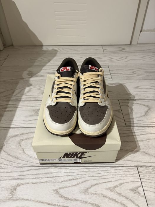 Air Jordan 1 Low Travis Scott Reverse Mocha