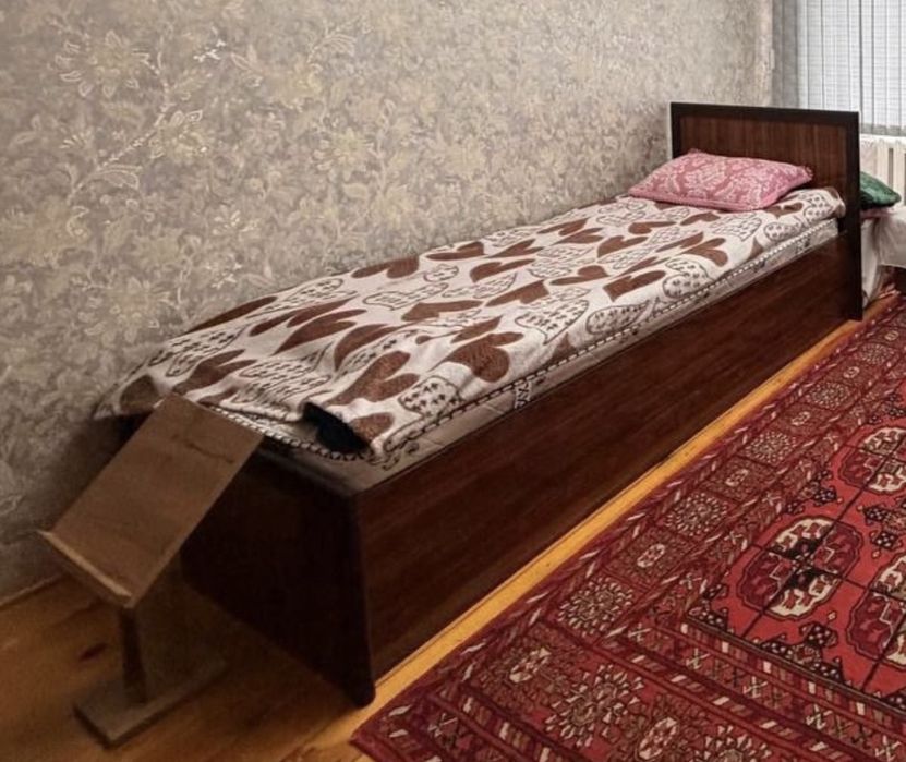 Кровать сотилади - мебельный