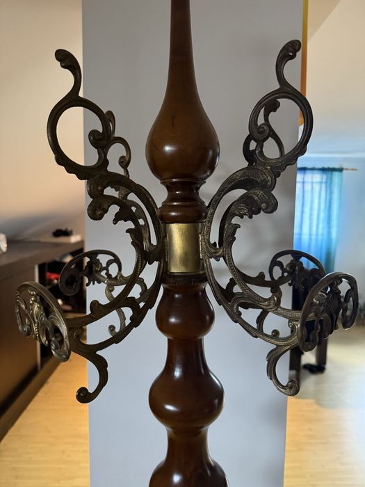 Cuier din lemn masiv