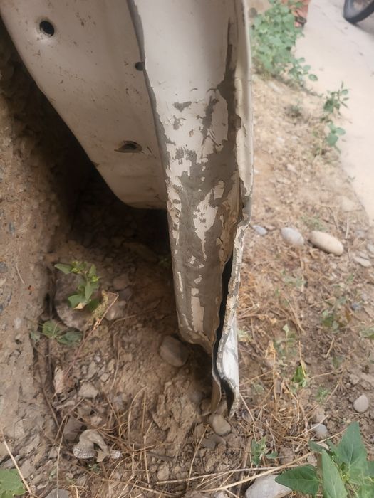 Дверь коболт  бурышы майысып тураланған