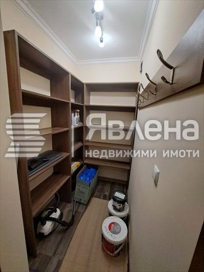 Дава се под наем Тристаен апартамент в Варна, Левски - 100 кв.м за 818 € - Снимка #9