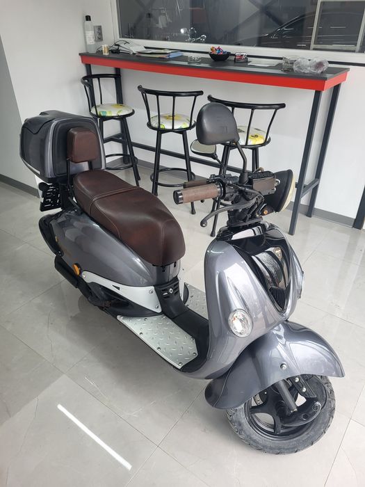 Scuter retro 125 cc