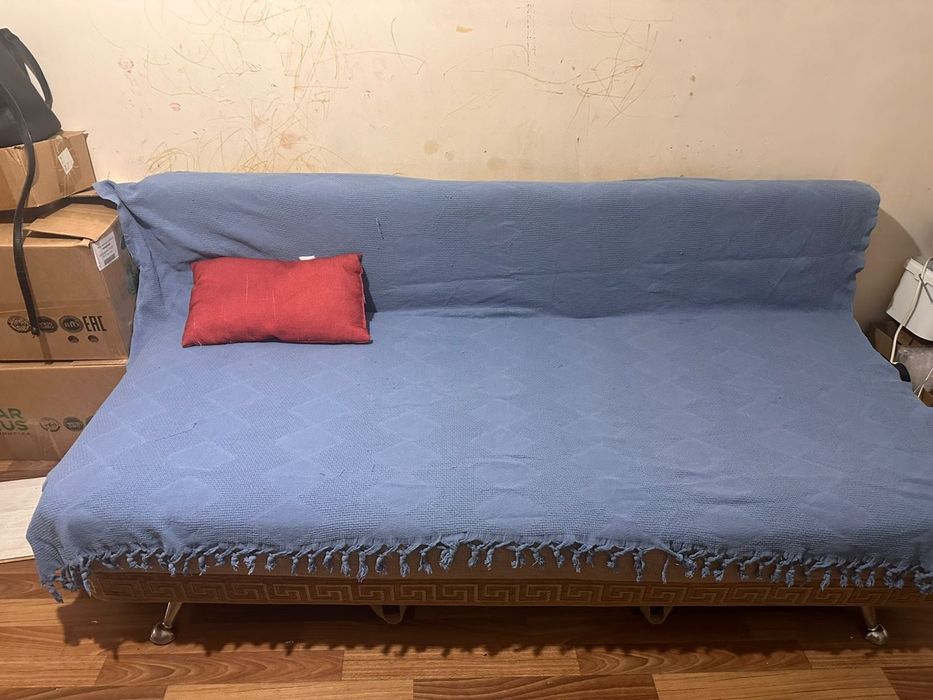 Диван б/у за 10000