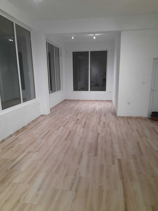 Дава се под наем Магазин в Петрич - 100 кв.м за 300 € - Снимка #7