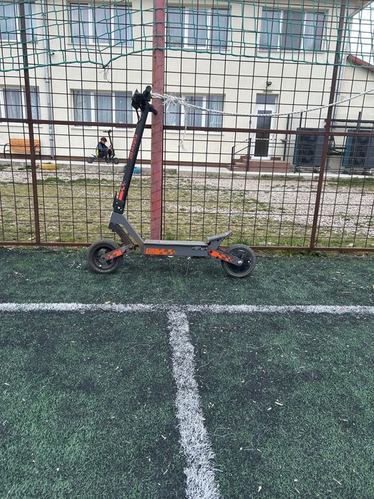 Trotineta Kukirin G2 2025