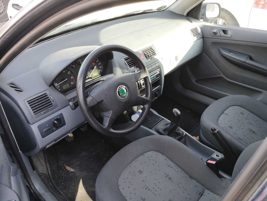 Vând Skoda Fabia 1.4