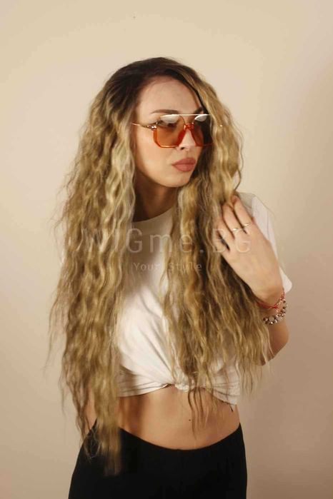 Дълга къдрава тъмноруса лейс фронт перука Рената