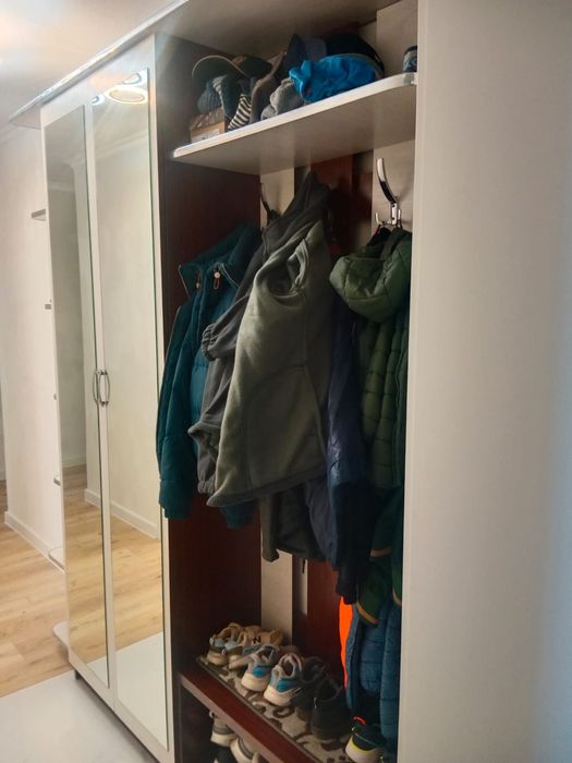 Продам шкаф для прихожий