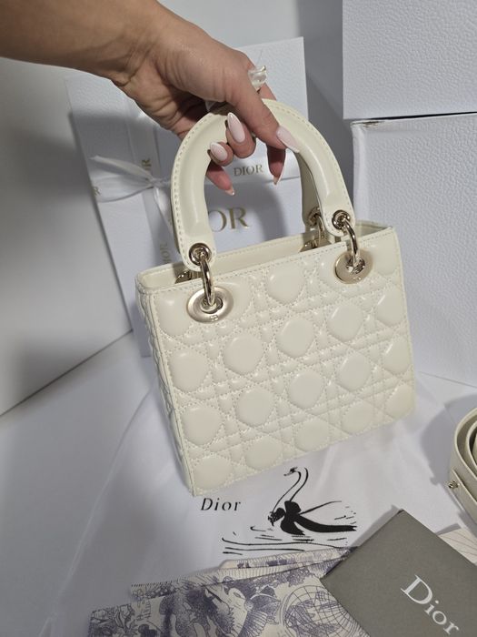 Налична чанта Lady Dior Latte
