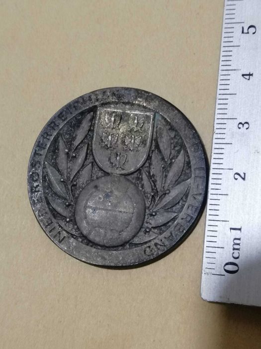 Lot vintage de 8 medalii diferite 2