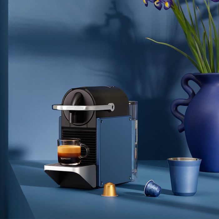 Капсульная кофемашина Nespresso pixie Dark Blue