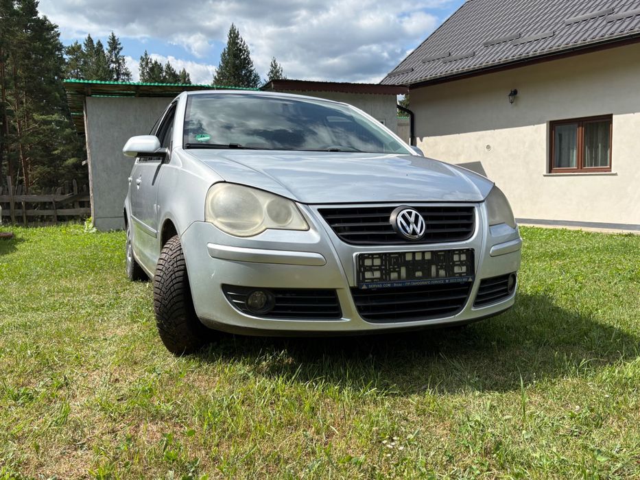 VOLKSWAGEN Polo