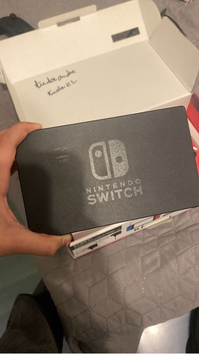 Vând nintendo switch V2