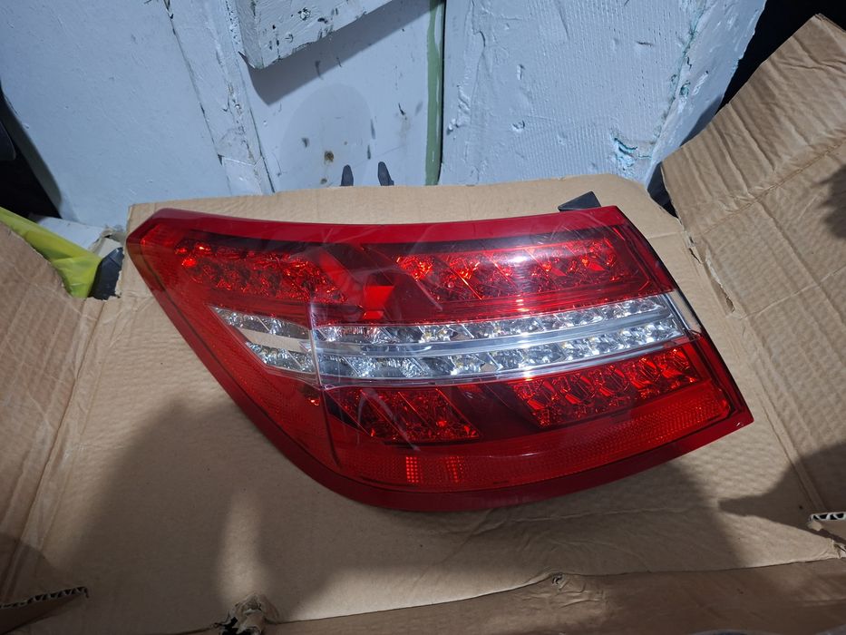 продавам стопове  за мерседес  е класа   coupe
