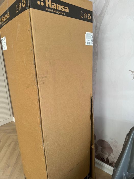 Новый холодильник Hansa