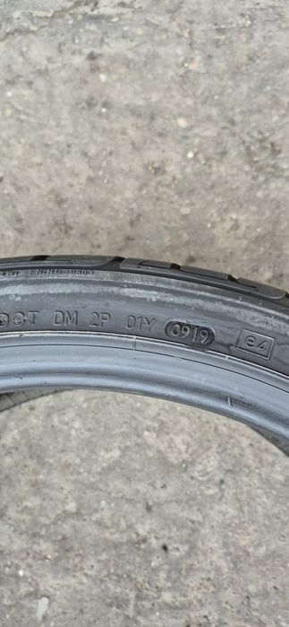 2 anvelope vara Dunlop 285/30/22.Pretul este pe bucata.