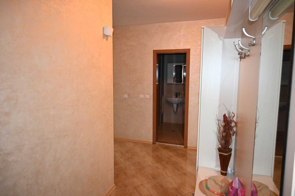 Продава се Тристаен апартамент в Бургас, Лазур - 82 кв.м за 2263 €/кв.м - Снимка #6