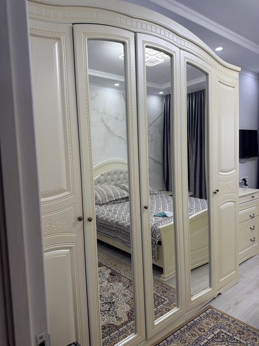 Продам спальный гарнитур