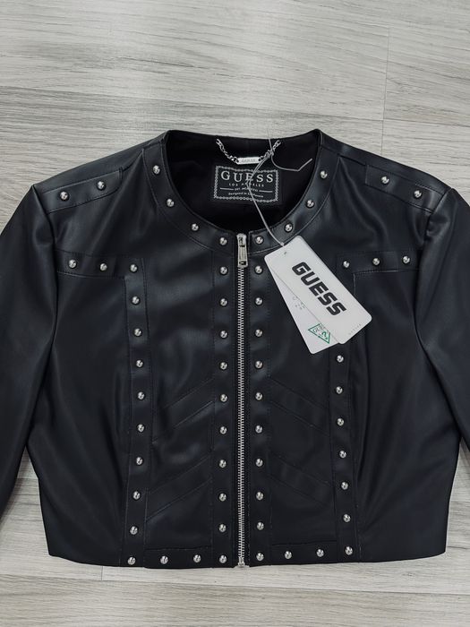 Оригинално кожено яке GUESS с капси