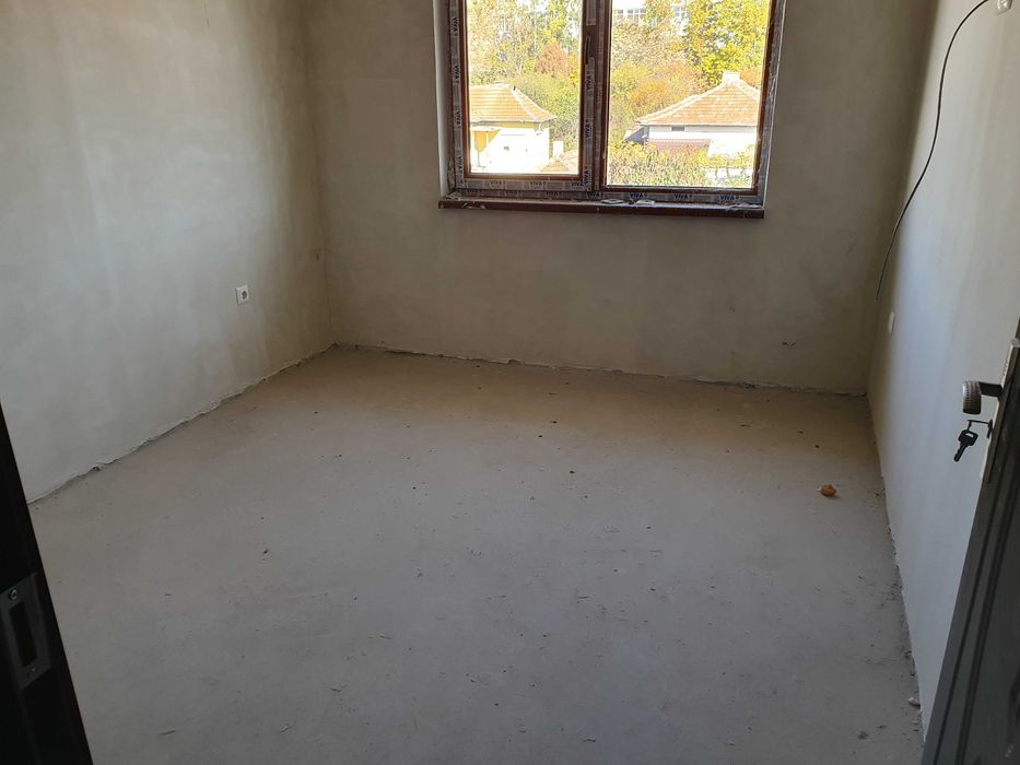 Продава се Тристаен апартамент в Казанлък - 90 кв.м за 963 €/кв.м - Снимка #7