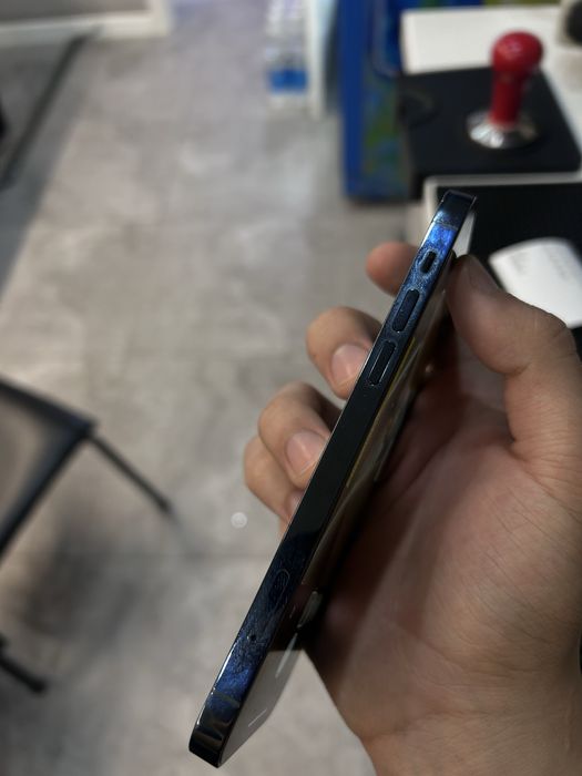 Айфон 12 про / телефон