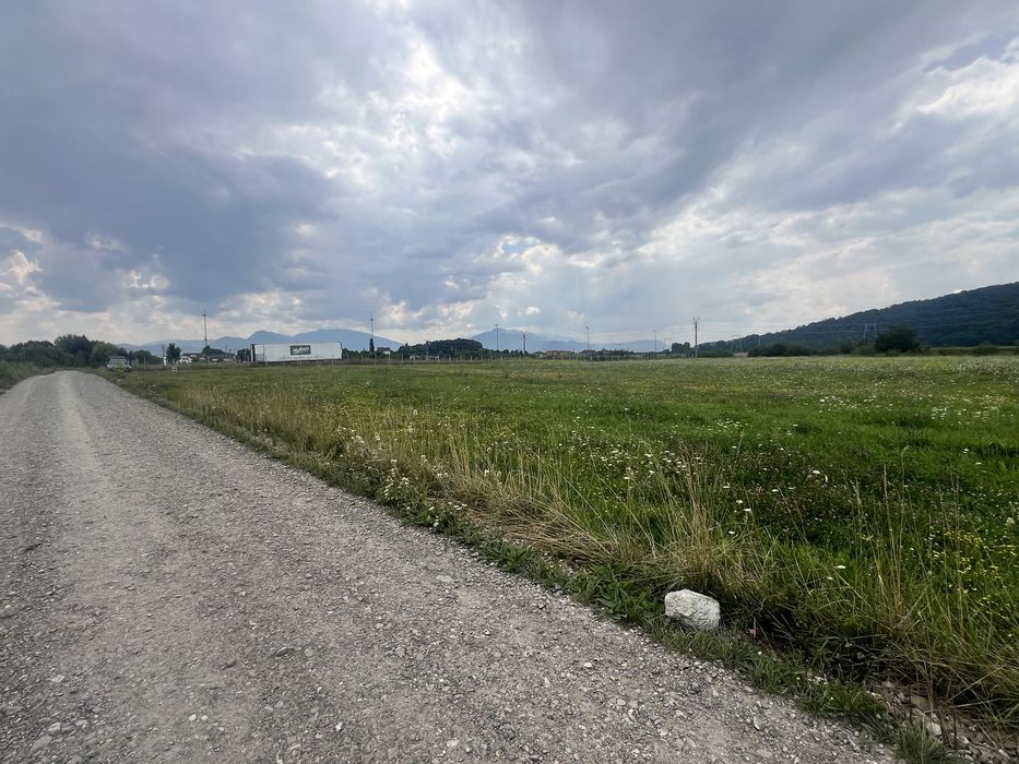 Teren 10.800 mp de vanzare