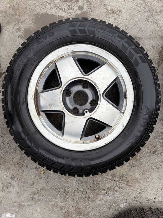Комплект зимних шипованных колес R14